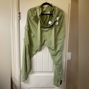 Micheal Micheal Kors, XL crop cargo pant, back elastic waist, cargo pockets